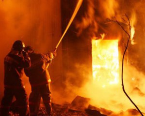 В масштабній пожежі в Індії загинуло майже півсотні людей