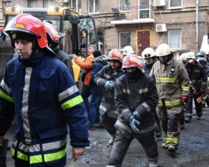 Пожар в Одессе: полицейские взялись за спасателей