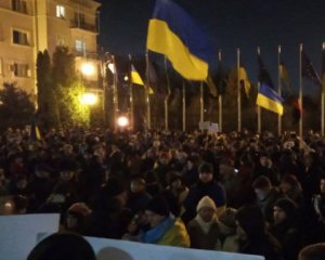 На Майдан и Банковую пришли 10 тысяч человек