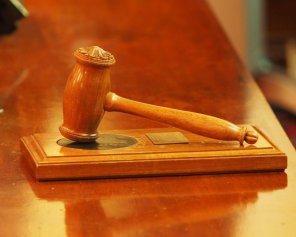 Суд Великої Британії починає розгляд справи "боргу Януковича"