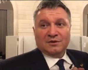 Аваков описал поведение Зеленского на самите