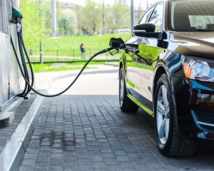 Акцизы на бензин и автогаз хотят уравнять: что будет с ценами на заправках