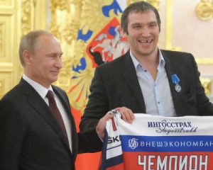 Зірковий російський хокеїст відправив суддю в лікарню під часу матчу НХЛ