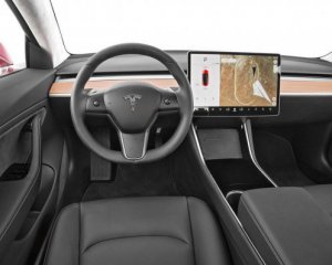 Въехала в припаркованную полицейскую машину: проверяют аварии с участием Tesla