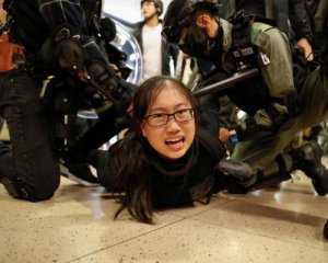 Протестувальники побились з поліцією