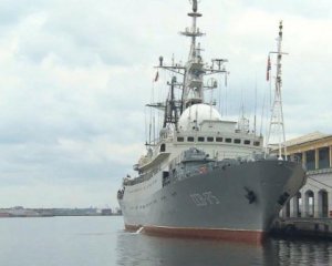 Российский корабль-разведчик у побережья США устроил опасные маневры