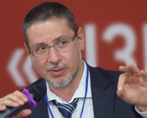 &quot;В Україні триває війна на два фронти&quot; - Валерій Пекар