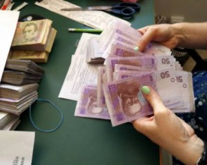 Поштарка обікрала пенсіонерів на 90 тис. грн