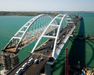 Сьогодні запустять перші потяги по Кримському мосту