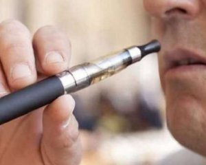 Кабмін ініціює зміни до закону про електронні сигарети