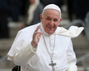 Під час різдвяної проповіді Папа Римський закликав до миру в Україні