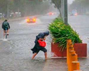 Тайфун на Філіппінах забрав життя 16 осіб