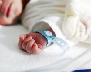 Батьки відмовились від щеплення - немовля померло від кашлюку