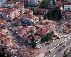 Сім підземних поштовхів зруйнували три провінції