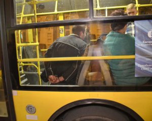 Водій тролейбуса побив двох пасажирів