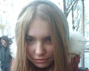 В Киеве сутки ищут 13-летнюю девушку