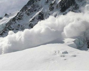 Предупредили об опасности лавин в Карпатах