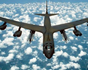 Конфлікт з Іраном: США підняли в небо стратегічні бомбардувальникі