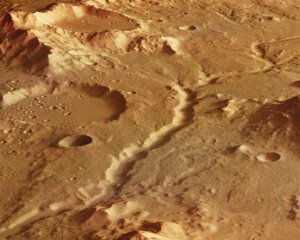 С поверхности Марса начала исчезать вода