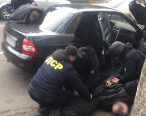 Рекетири вимагали у підприємця 660 тис. грн