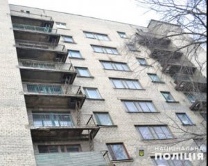 Скалічену студентку знайшли під вікнами гуртожитку