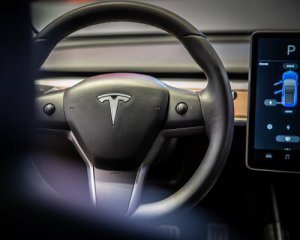 Tesla сможет общаться с людьми