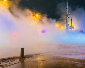 Комунальники будуть цілодобово ліквідувати прорив тепломережі біля ТРЦ Ocean Plaza - КМДА