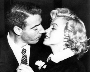 Мерилін Монро вийшла заміж за бейсболіста