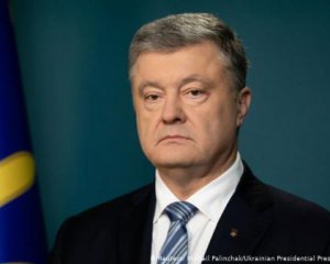 &quot;Кіборги&quot; вистояли, не вистояв бетон — Порошенко вшанував пам&#039;ять воїнів ДАПу