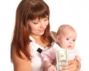 Одиноким матерям увеличат пособие на детей
