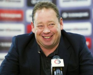 Російський тренер принизив українського футболіста при всій команді