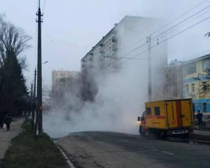 Киев снова залило кипятком
