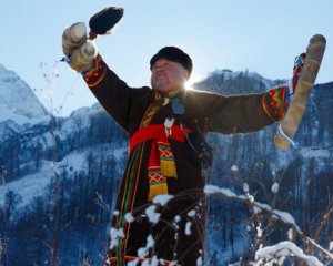 Годував духів лісу: в Росії шамана запросили викликати снігопад на курорті