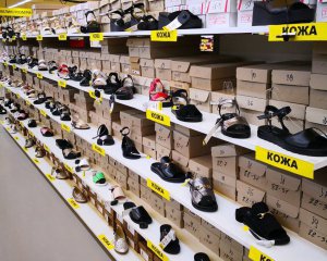 В столице обыскивают популярные магазины обуви