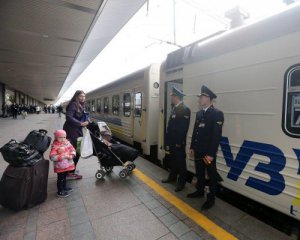Укрзалізниця почала перевозити більше людей в країни ЄС