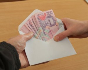 Українці згодні на зарплати &quot;у конвертах&quot;: дослідження