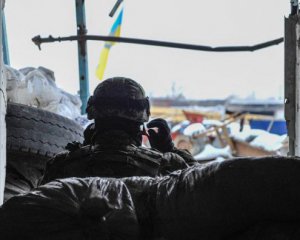 Боевики ранили украинского военного на Донбассе