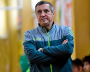 &quot;Господа из Офиса президента пьют пиво в лучших ресторанах Франции, а на фронте гибнут люди&quot; - тренер по футзалу