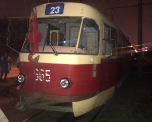 Невідомого переїхав трамвай