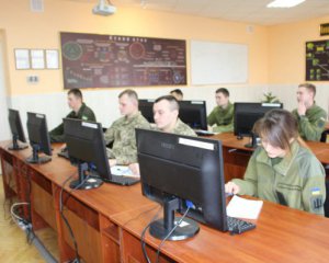 Офицеров учат защищаться от хакеров - впервые в Украине