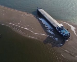 Украинское судно заблокировало Дунай