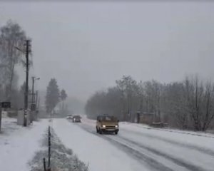 Нарешті схоже на зиму - на Житомирщині вхурделило