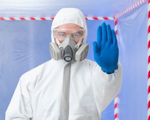 Повернулись з Китаю з симптомами ГРВІ: у Львові і Рівному трьох людей ізолювали у спецбокси