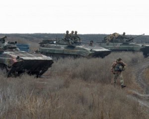 На передовій троє поранених