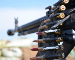 Обстріли, поранення, заборонена зброя: як минула доба на Донбасі