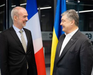Важливо зберегти санкції проти Росії - Порошенко зустрівся з Послом Франції