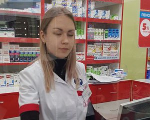 &quot;У себя дома будете проситт&quot; - аптекарь отказалась обслуживать клиентов на украинском