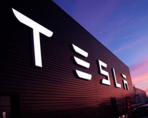 Акції Tesla стрімко обвалились