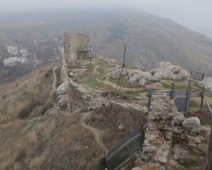 Окупанти розкопали давню зброю