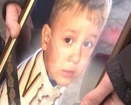 Розпухла шия, увесь посинів: 2-річний хлопчик помер на прийомі у лікаря